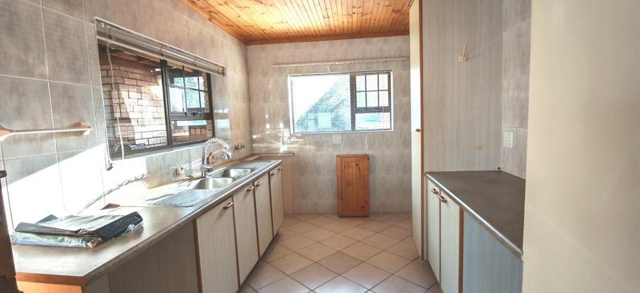 5 Bedroom Property for Sale in Dana Bay Western Cape
